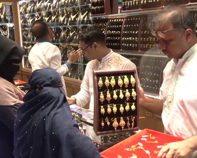 দাম বেড়ে দেশে যত টাকায় স্বর্ণ ও রুপা বিক্রি হচ্ছে আজ